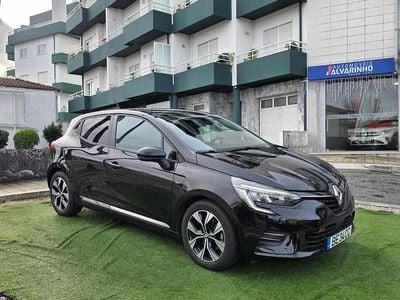 Preto Usado 2023 Renault Clio V Evolution | € 18.950 (Preço justo)