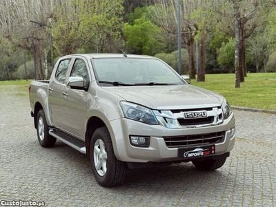 Cinza Usado 2017 Isuzu D-Max Pickup | € 27.999