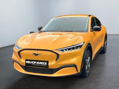 Usado Ford Mustang Mach-E Standard Range 197 kW (269 HP) 2023 Amarelo SUV