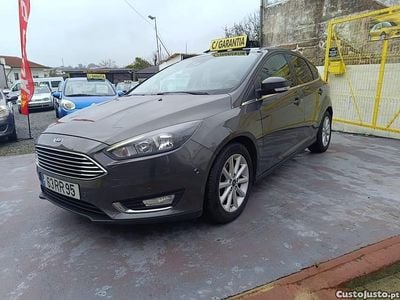 Cinza Usado 2016 Ford Focus ST-Line Citadino | € 10.990 (Preço justo)