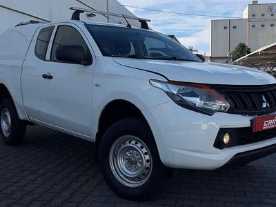 Usado Mitsubishi L200 Invite 154 HP (113 kW) 2018 Branco Pickup