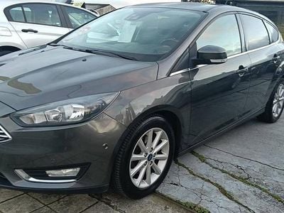 Cinza Usado 2016 Ford Focus ST-Line | € 10.990 (Preço justo)