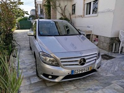 usado Mercedes B180 Cinza com engate reboque