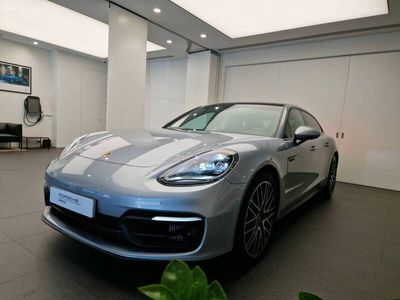 Porsche Panamera 4
