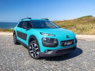 Usado Citroën C4 Cactus 100 HP (73 kW) 2016 Azul Citadino