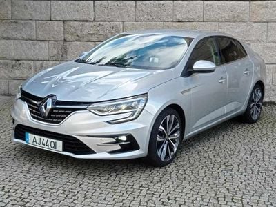 Usado Renault Mégane IV Intens 116 HP (85 kW) 2021 Cinza prata Coupé