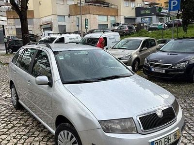 Usado Skoda Fabia 75 HP (55 kW) 2006 Sedan