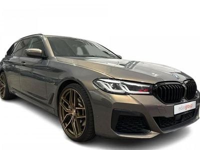 Cinza Usado 2022 BMW 530 Coupé | € 42.490
