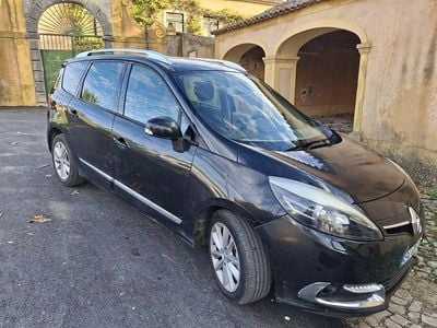 Usado 2013 Renault Scénic III Sedan | € 3.250