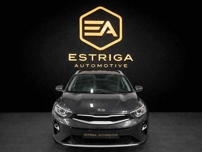 Usado Kia Stonic 101 HP (74 kW) 2019 Cinzento SUV