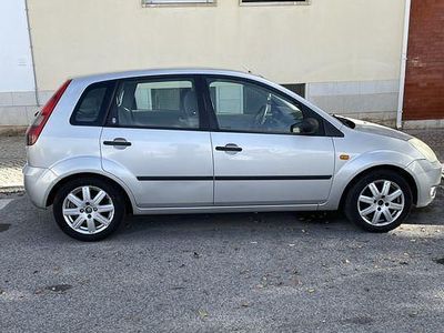 Usado 2002 Ford Fiesta Sedan | € 2.300 (Caro)