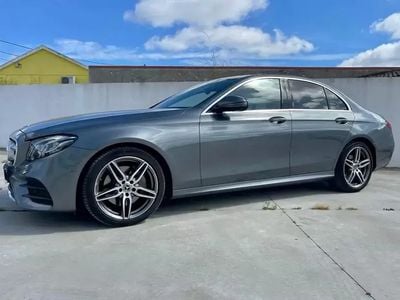 Cinzento Usado 2018 Mercedes E220 AMG line Sedan | € 37.580