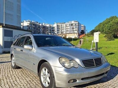 Usado Mercedes C220 Elegance 143 HP (105 kW) 2002 Carrinha