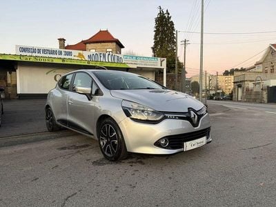 Usado 2015 Renault Clio IV Sedan | € 9.500 (Preço elevado)