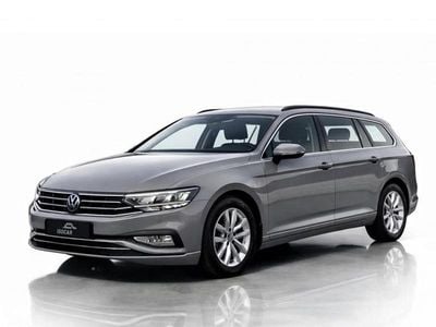 Usado VW Passat 122 HP (89 kW) 2022 Cinzento Carrinha