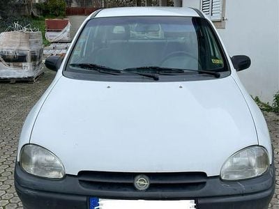 Usado 1994 Opel Corsa Swing Sedan | € 1.500