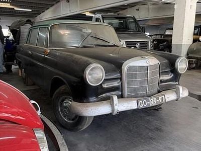 Preto Usado 1980 Mercedes 190 Sedan | € 4.990