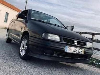 Preto Usado 1996 Seat Ibiza Citadino | € 1.500