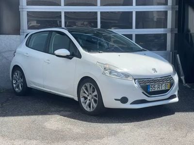 Usado Peugeot 208 Active 92 HP (67 kW) 2013 Branco Citadino