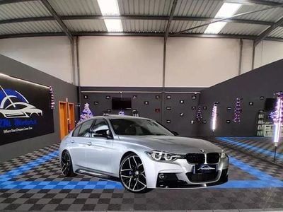 Cinza prata Usado 2017 BMW 330 M Sport Coupé | € 39.900