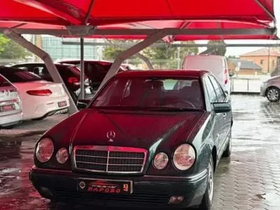 Verde Usado 1998 Mercedes E290 Classic Citadino | € 4.750