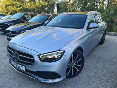 Cinzento Usado 2022 Mercedes E300 Avantgarde | € 55.900