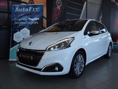 Branco Usado 2019 Peugeot 208 Signature Sky Citadino | € 11.800 (Preço justo)