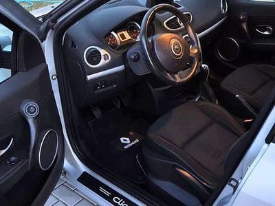 Usado 2010 Renault Clio II Sedan | € 3.850 (Preço justo)