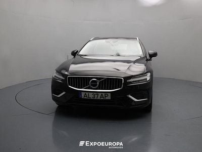 Usado Volvo V60 340 HP (250 kW) 2021 Preto Carrinha