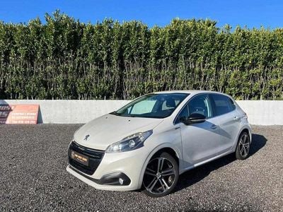 Branco Usado 2016 Peugeot 208 GT-line Citadino | € 9.990 (Bom preço)