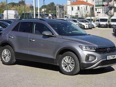 Usado VW T-Roc 110 HP (80 kW) 2024 Prateado SUV