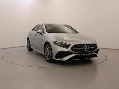 Cinzento Novo 2025 Mercedes A200 Citadino | € 40.990