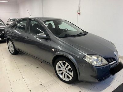 Cinza Usado 2002 Nissan Primera Tekna Sedan | € 5.400