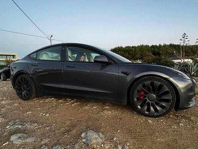 Cinzento Usado 2021 Tesla Model 3 Performance Sedan | € 32.000 (Preço justo)