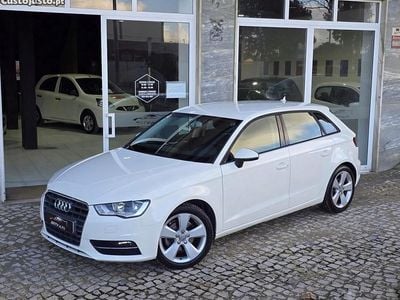 Branco Usado 2013 Audi A3 Ambition Citadino | € 13.950 (Preço elevado)