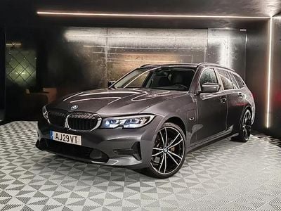 Cinzento Usado 2021 BMW 320 Carrinha | € 26.750