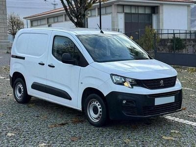 Branco Usado 2019 Peugeot Partner Premium Monovolume | € 11.900 (Preço justo)