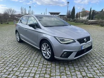 Usado Seat Ibiza FR 110 HP (80 kW) 2022 Cinza prata Citadino