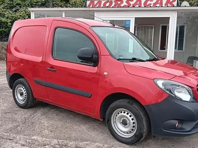 Vermelho Usado 2018 Mercedes Citan 108 Sedan | € 12.300