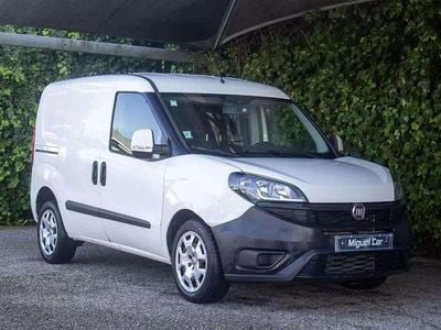 Usado Fiat Doblò 120 HP (88 kW) 2017 Branco Monovolume