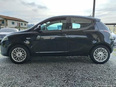 Preto Usado 2014 Lancia Ypsilon Gold Citadino | € 7.250 (Preço justo)