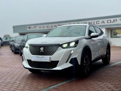 Usado Peugeot 2008 130 HP (95 kW) 2021 Branco SUV