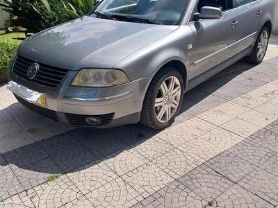 Cinzento Usado 2002 VW Passat Sedan | € 3.750 (Preço elevado)