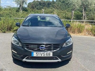 Cinzento Usado 2013 Volvo V60 Carrinha | € 14.500