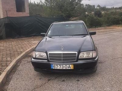 Usado 1997 Mercedes C250 Sedan | € 3.999