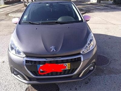 Usado Peugeot 208 82 HP (60 kW) 2019 Cinzento Citadino