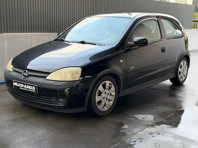 Preto Usado 2001 Opel Corsa Sport Citadino | € 1.690 (Bom preço)