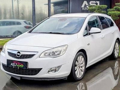Usado Opel Astra Enjoy 95 HP (69 kW) 2012 Branco Carrinha