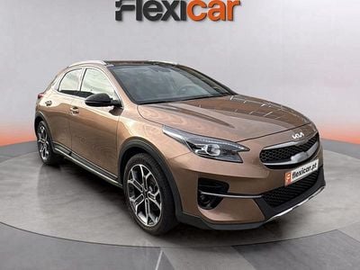 Usado Kia XCeed 120 HP (88 kW) 2022 Castanho SUV