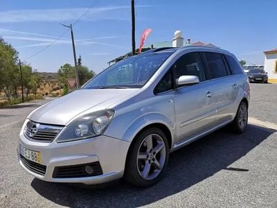Usado Opel Zafira 120 HP (88 kW) 2007 Cinzento Monovolume